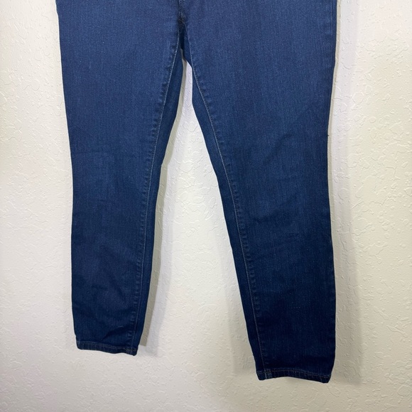 LOFT Women's Deep Indigo‎ Skinny size 8 petite Capri cropped casual Jeans - Picture 3 of 8